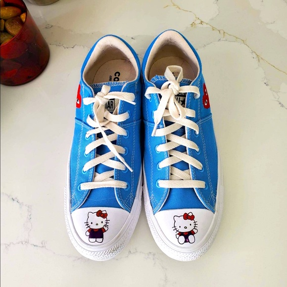 💗 CONVERSE 💗 Hand Painted.  HELLO KITTY AND HEARTS 🥰 Size 8.5. - Picture 1 of 8
